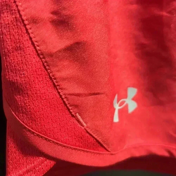 Under Armour Fly By 2.0 loose fit,panty lined,elastic drawstring,mesh panel - Picture 3 of 10